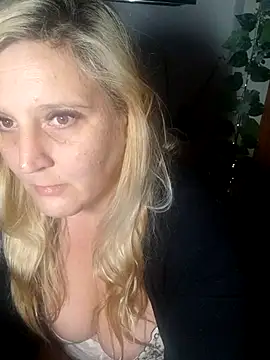 BecciDeluxe online show from 03-12-26, 11:49