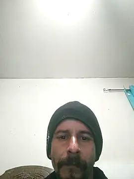 Snapshot of LongDickZee562 chatting on 12-24-24, 05:27 LongDickZee562 online show from 12-24-24, 05:27