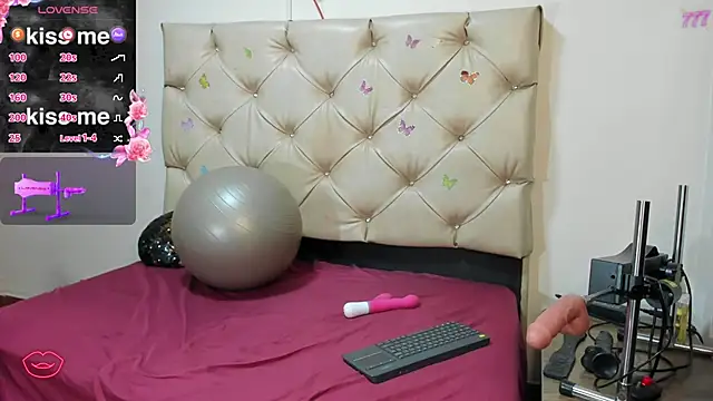 cleopatraa online show from 04-20-26, 08:10