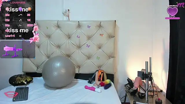 Snapshot of cleopatraa chatting on 05-07-26, 08:36 cleopatraa online show from 05-07-26, 08:36