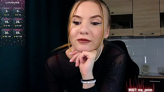Snapshot of Maria_Shy chatting on 02-26-25, 11:30 Maria Shy online show from 02-26-25, 11:30