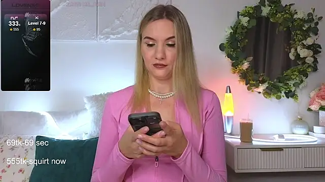 Snapshot of Maria_Shy chatting on 09-19-25, 07:54 Maria Shy online show from 09-19-25, 07:54