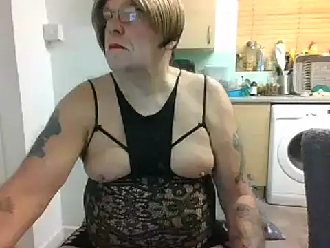 samanthasissieuk online show from 01-01-25, 04:18