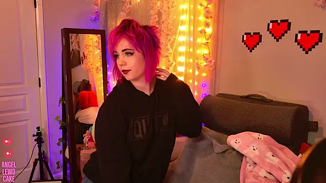 Angel-Lewd-Cake online show from 11-01-25, 07:32