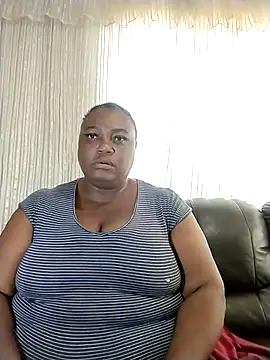 Snapshot of MATUREBUSSTY chatting on 03-17-25, 01:50 MATUREBUSSTY online show from 03-17-25, 01:50