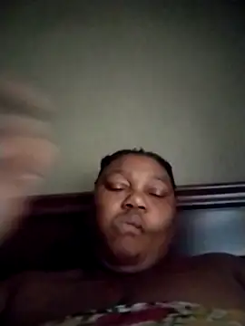 Snapshot of MATUREBUSSTY chatting on 09-10-25, 06:35 MATUREBUSSTY online show from 09-10-25, 06:35