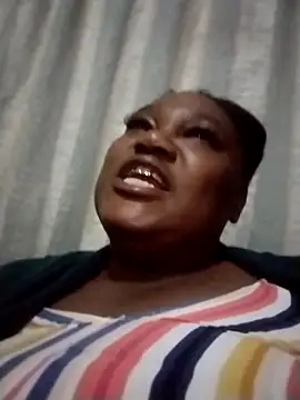 Snapshot of MATUREBUSSTY chatting on 09-17-25, 06:09 MATUREBUSSTY online show from 09-17-25, 06:09