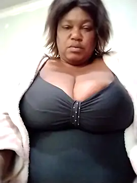 Snapshot of MATUREBUSSTY chatting on 09-27-25, 02:44 MATUREBUSSTY online show from 09-27-25, 02:44