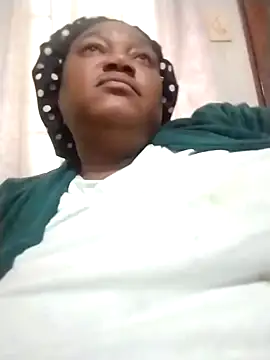 Snapshot of MATUREBUSSTY chatting on 09-28-25, 07:52 MATUREBUSSTY online show from 09-28-25, 07:52