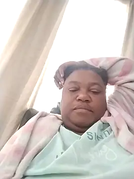 Snapshot of MATUREBUSSTY chatting on 10-04-25, 06:55 MATUREBUSSTY online show from 10-04-25, 06:55