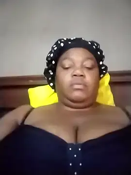 Snapshot of MATUREBUSSTY chatting on 10-17-25, 05:21 MATUREBUSSTY online show from 10-17-25, 05:21