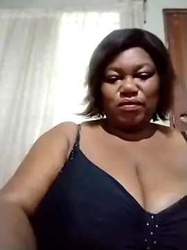 Snapshot of MATUREBUSSTY chatting on 10-30-25, 02:57 MATUREBUSSTY online show from 10-30-25, 02:57