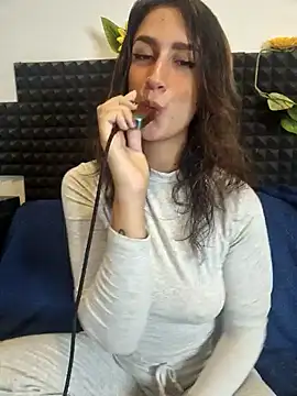 Snapshot of Stefania_PT chatting on 10-22-25, 07:41 Stefania PT online show from 10-22-25, 07:41