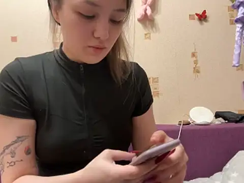 Snapshot of Roni_Cox chatting on 03-20-26, 08:19 Roni Cox online show from 03-20-26, 08:19