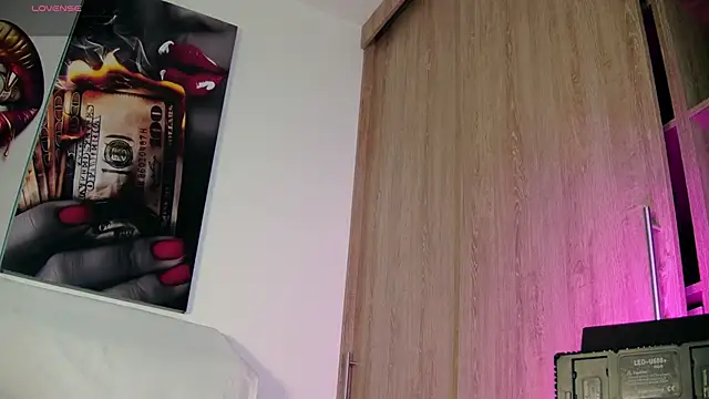 Snapshot of aidaadams chatting on 09-13-25, 10:15 aidaadams online show from 09-13-25, 10:15