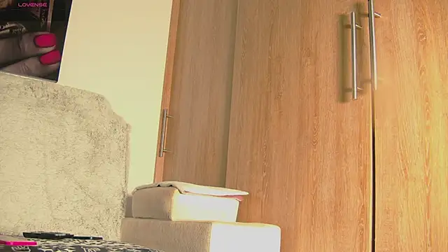 Snapshot of aidaadams chatting on 10-09-25, 11:19 aidaadams online show from 10-09-25, 11:19