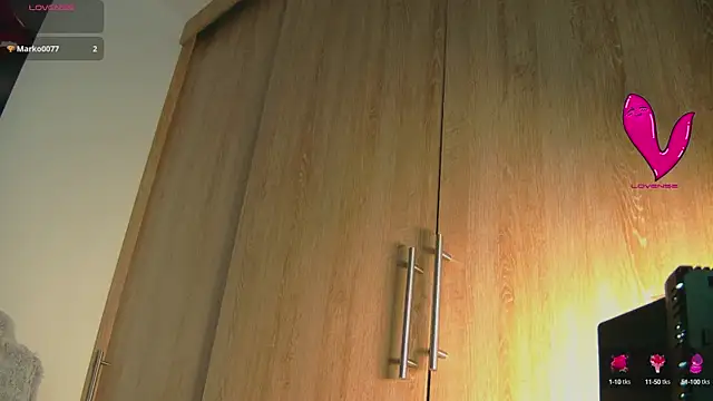 Snapshot of aidaadams chatting on 10-12-25, 09:19 aidaadams online show from 10-12-25, 09:19