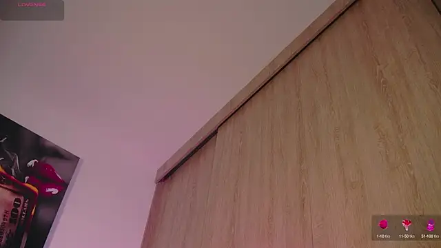 Snapshot of aidaadams chatting on 10-15-25, 11:21 aidaadams online show from 10-15-25, 11:21