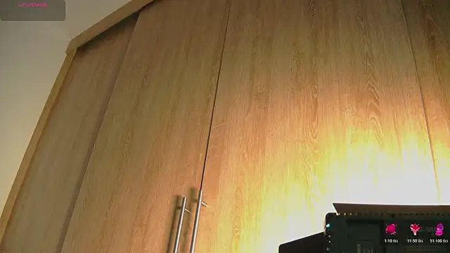 Snapshot of aidaadams chatting on 10-18-25, 11:11 aidaadams online show from 10-18-25, 11:11