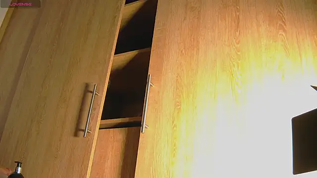 Snapshot of aidaadams chatting on 10-27-25, 11:14 aidaadams online show from 10-27-25, 11:14