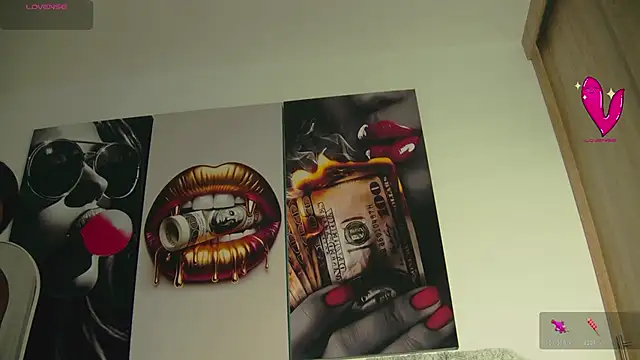 Snapshot of aidaadams chatting on 10-30-25, 11:44 aidaadams online show from 10-30-25, 11:44