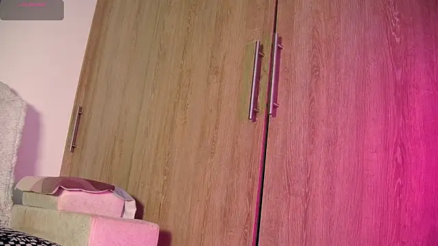 Snapshot of aidaadams chatting on 11-24-25, 11:32 aidaadams online show from 11-24-25, 11:32