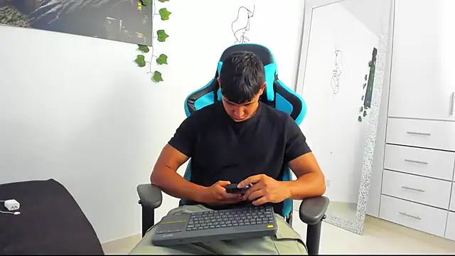 Bray Kevin online show from 03-22-25, 03:20