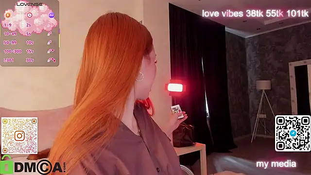 Snapshot of Tracy-Taylor chatting on 09-27-25, 08:19 Tracy-Taylor online show from 09-27-25, 08:19