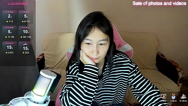 SaraXray online show from 09-28-25, 04:18