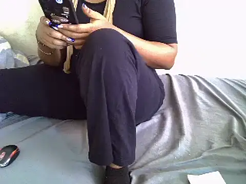 Snapshot of Crystal__Gee chatting on 03-12-25, 07:13 Crystal  Gee online show from 03-12-25, 07:13