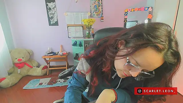 Scarletleon77 online show from 02-18-25, 04:16