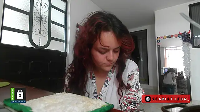 Scarletleon77 online show from 10-29-25, 12:40