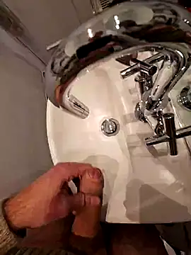 Snapshot of thesmiledoc chatting on 12-24-24, 01:50 thesmiledoc online show from 12-24-24, 01:50