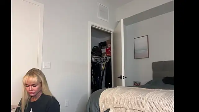 ElenaErickson online show from 04-05-26, 01:58