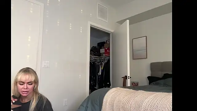 ElenaErickson online show from 04-12-26, 01:43