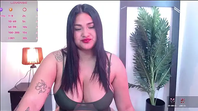 Snapshot of Alicelunaa chatting on 10-07-25, 06:16 Alicelunaa online show from 10-07-25, 06:16