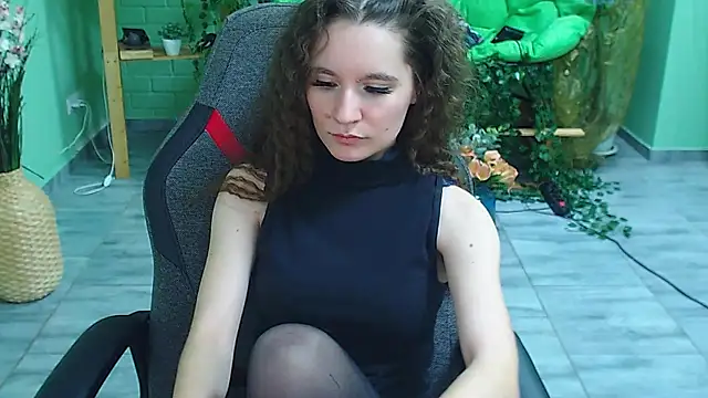Snapshot of Miss_Barbara_ chatting on 01-25-25, 12:48 Miss Barbara online show from 01-25-25, 12:48