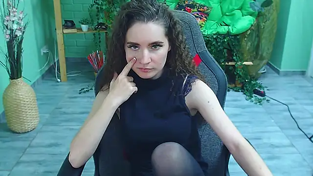 Snapshot of Miss_Barbara_ chatting on 01-27-25, 09:33 Miss Barbara online show from 01-27-25, 09:33