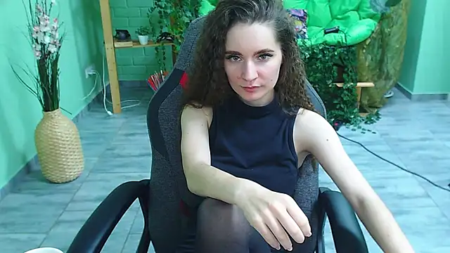 Snapshot of Miss_Barbara_ chatting on 01-28-25, 09:50 Miss Barbara online show from 01-28-25, 09:50