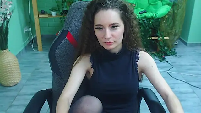 Snapshot of Miss_Barbara_ chatting on 02-01-25, 12:51 Miss Barbara online show from 02-01-25, 12:51