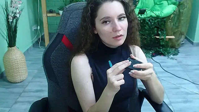 Snapshot of Miss_Barbara_ chatting on 02-05-25, 01:15 Miss Barbara online show from 02-05-25, 01:15