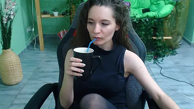 Snapshot of Miss_Barbara_ chatting on 02-07-25, 11:03 Miss Barbara online show from 02-07-25, 11:03