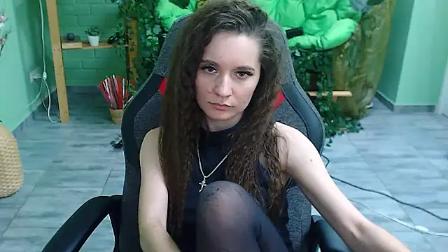 Snapshot of Miss_Barbara_ chatting on 02-08-25, 02:04 Miss Barbara online show from 02-08-25, 02:04