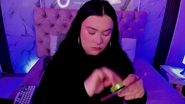 Abbyy Brooks online show from 11-22-25, 11:42