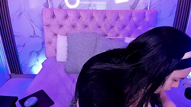 Abbyy Brooks online show from 11-24-25, 11:32