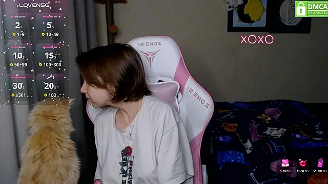 Snapshot of LeahGottty chatting on 12-03-24, 02:16 LeahGottty online show from 12-03-24, 02:16