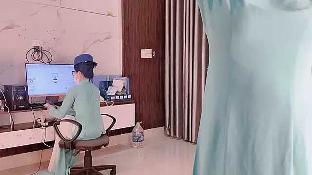 Mono-Stewardesss online show from 10-17-25, 03:14