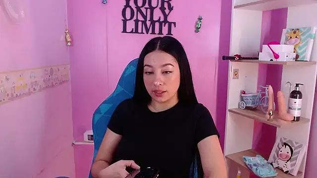 Lila Pinky online show from 03-14-25, 02:41