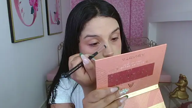 Snapshot of Small_naughty_ chatting on 05-30-26, 01:08 Small naughty online show from 05-30-26, 01:08