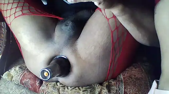 Snapshot of SissyChulo chatting on 02-18-25, 01:00 SissyChulo online show from 02-18-25, 01:00